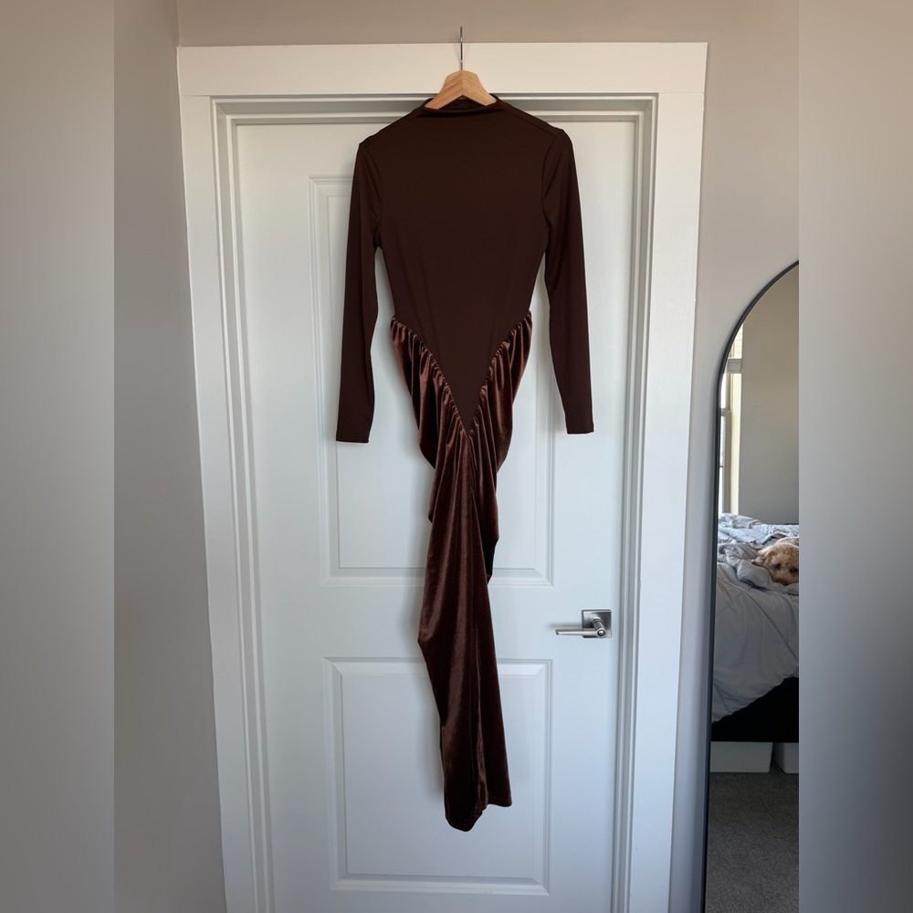 Brown Long Sleeve Ruched Velvet Maxi Dress Elegant Evening Gown Bodycon Chic - Picture 11 of 12